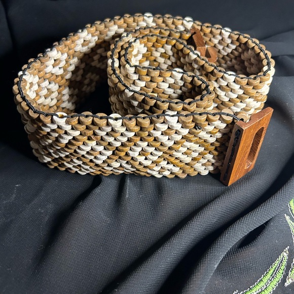 Vintage Accessories - VTG Unique Brown and White Wood beaded stretch belt with wood clasp
